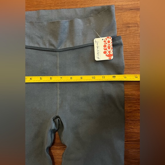 NWT FP Movement Witness The Fitness Bike Shorts Sz XS - Picture 10 of 12